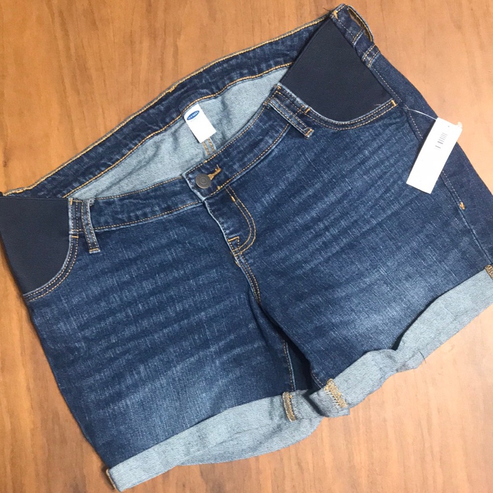 NWT side panel old navy maternity shorts